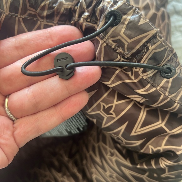 $750 MACKAGE KANE recycled down vest with funnel collar and monogram print M L - Picture 12 of 15